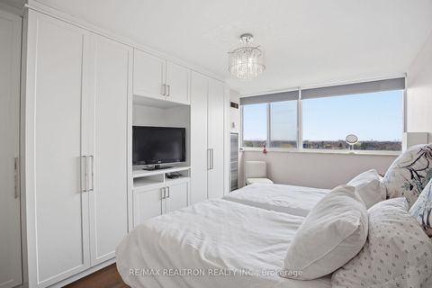 Photo 7 at 908 - 3000 Bathurst Street, Lawrence, Toronto