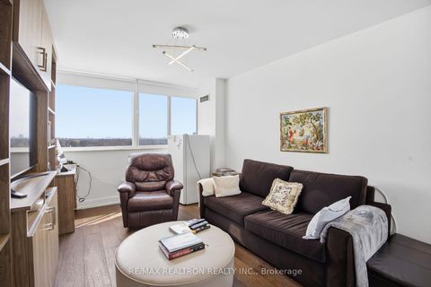 Photo 9 at 908 - 3000 Bathurst Street, Lawrence, Toronto