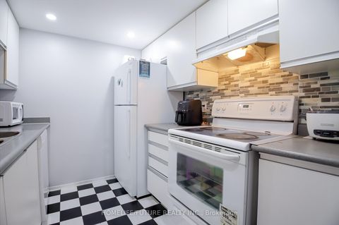 Photo 27 at 816 - 2550 Lawrence Avenue E, Dorset Park, Toronto