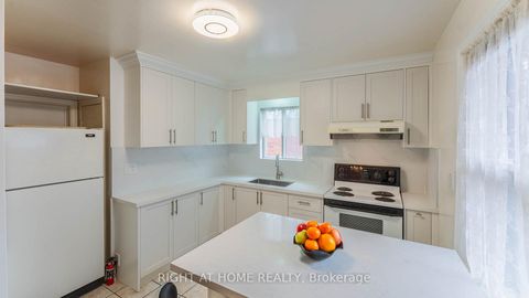 Photo 10 at 82 Tower Drive, Maryvale, Toronto