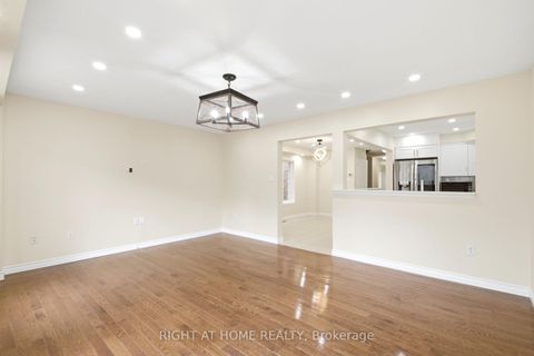 Photo 3 at 212 Venice Gate Drive, Vellore Village, Vaughan