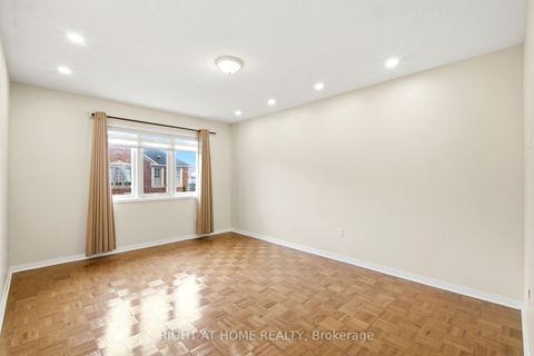 Photo 14 at 212 Venice Gate Drive, Vellore Village, Vaughan