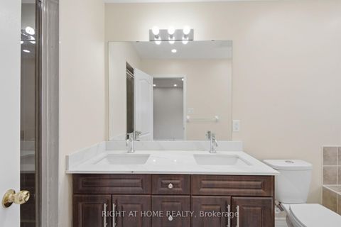 Photo 18 at 212 Venice Gate Drive, Vellore Village, Vaughan