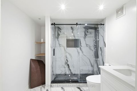 Photo 31 at 212 Venice Gate Drive, Vellore Village, Vaughan