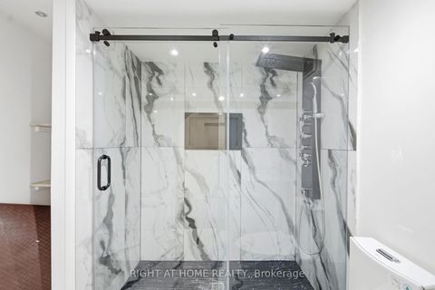 Photo 33 at 212 Venice Gate Drive, Vellore Village, Vaughan