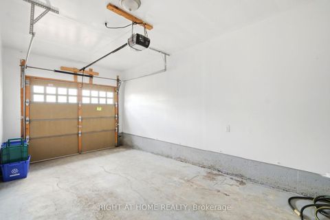 Photo 37 at 212 Venice Gate Drive, Vellore Village, Vaughan