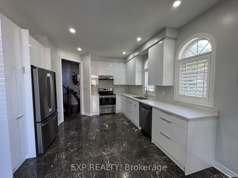 Photo 6 at 129 Ledge Rock Drive, Vellore Village, Vaughan