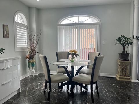 Photo 7 at 129 Ledge Rock Drive, Vellore Village, Vaughan