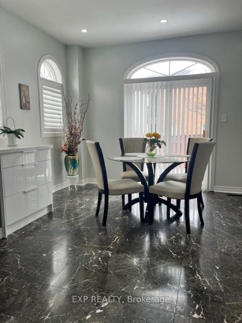 Photo 8 at 129 Ledge Rock Drive, Vellore Village, Vaughan