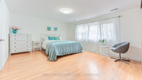 Photo 12 at 102 Jenny Wrenway Way, Hillcrest Village, Toronto