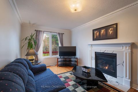 Photo 4 at 119 Fieldgate Drive, Maple, Vaughan
