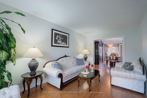 Photo 8 at 119 Fieldgate Drive, Maple, Vaughan