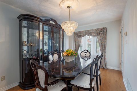 Photo 11 at 119 Fieldgate Drive, Maple, Vaughan