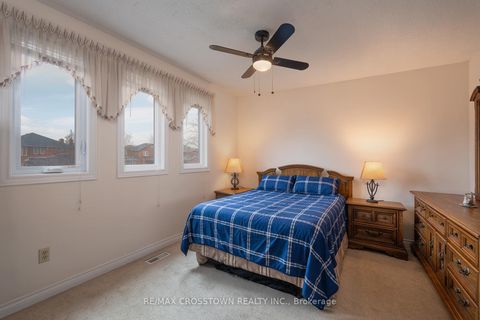 Photo 21 at 119 Fieldgate Drive, Maple, Vaughan