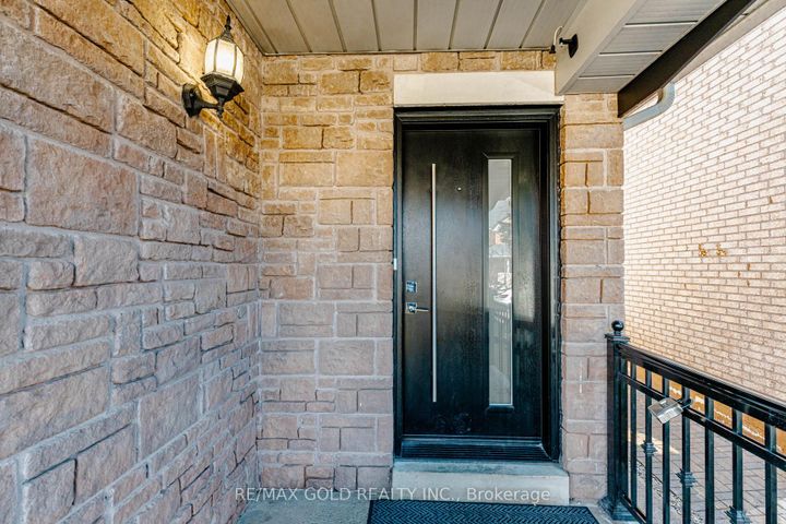 Photo 3 at 23 Wild Indigo Crescent, Wellington, Brampton