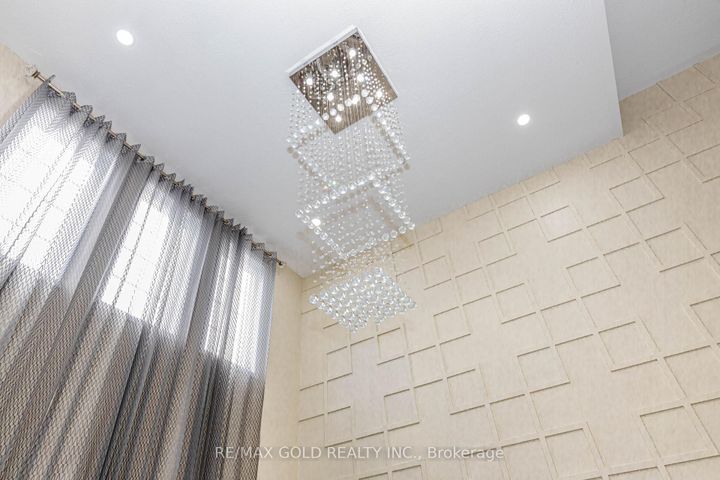 Photo 8 at 23 Wild Indigo Crescent, Wellington, Brampton