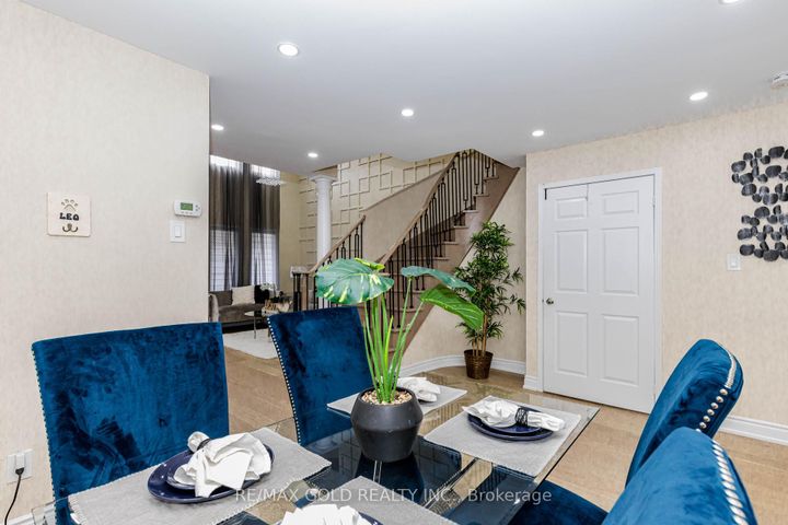 Photo 14 at 23 Wild Indigo Crescent, Wellington, Brampton