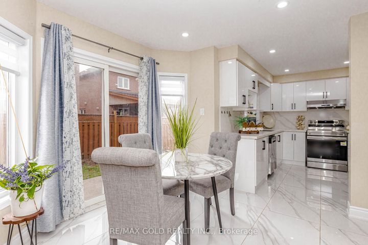Photo 16 at 23 Wild Indigo Crescent, Wellington, Brampton