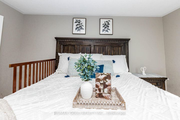 Photo 31 at 23 Wild Indigo Crescent, Wellington, Brampton