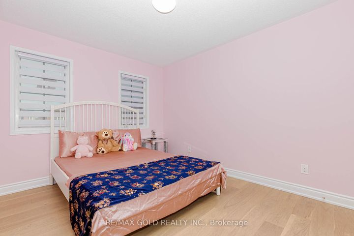 Photo 37 at 23 Wild Indigo Crescent, Wellington, Brampton