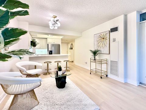 Photo 2 at 521 - 15 Northtown Way, Willowdale East, Toronto