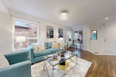 Photo 4 at 82 Baywell Crescent, Bayview Wellington, Aurora