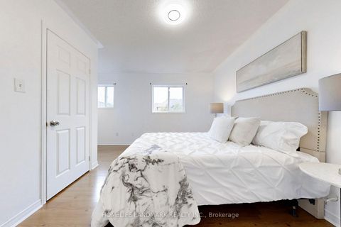 Photo 11 at 82 Baywell Crescent, Bayview Wellington, Aurora