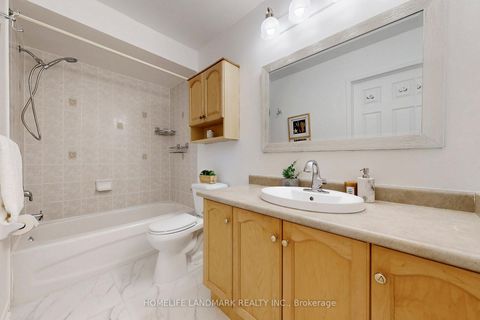 Photo 13 at 82 Baywell Crescent, Bayview Wellington, Aurora