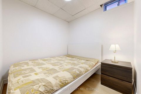 Photo 20 at 82 Baywell Crescent, Bayview Wellington, Aurora