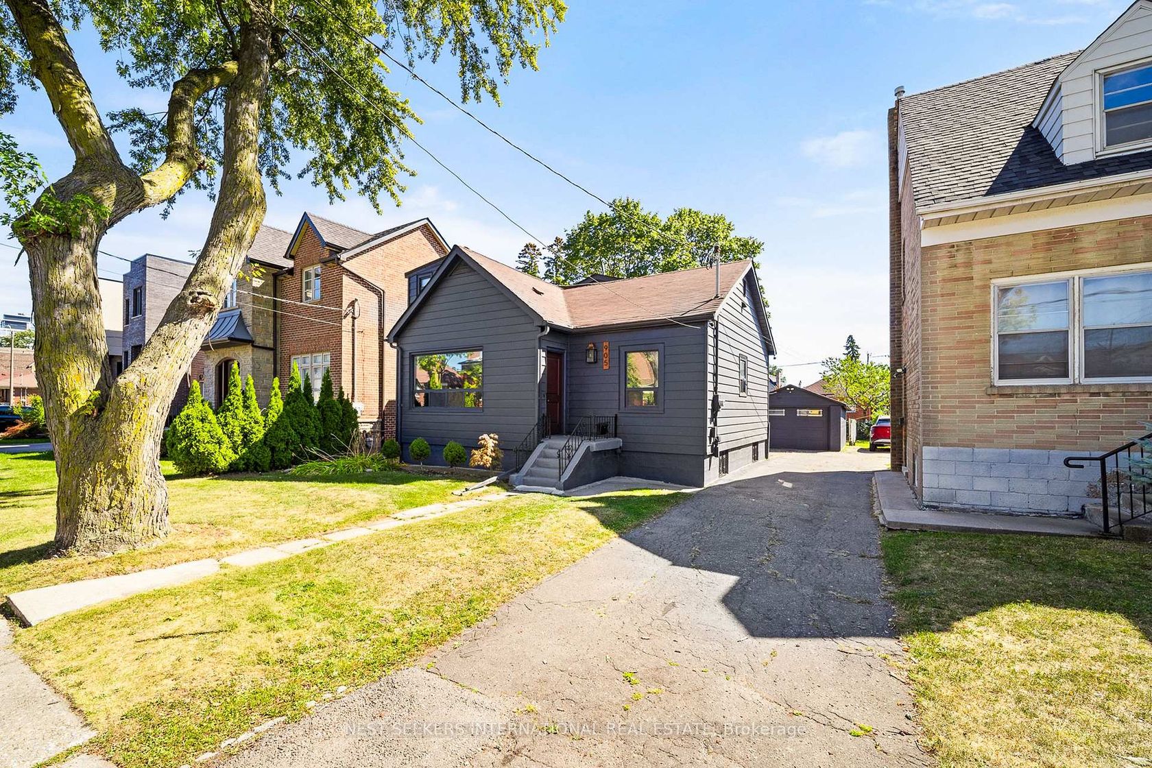 905 Glencairn Avenue, Glen Park, Toronto photo 2