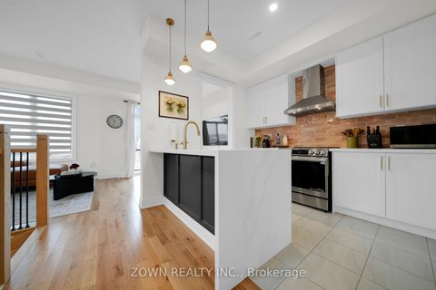 Photo 19 at 3 Tennant Circle, Vellore Village, Vaughan