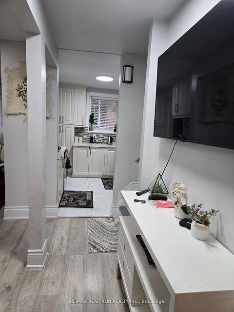 Photo 5 at 885 - 36 Tandridge Crescent, Old Rexdale, Toronto