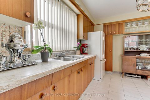 Photo 13 at 48 North Woodrow Boulevard, Birchmount, Toronto