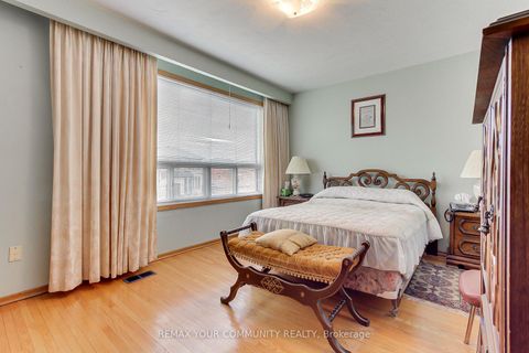Photo 17 at 48 North Woodrow Boulevard, Birchmount, Toronto