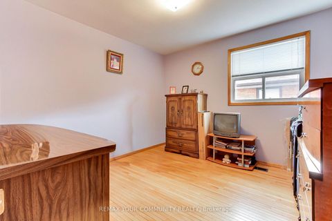Photo 19 at 48 North Woodrow Boulevard, Birchmount, Toronto