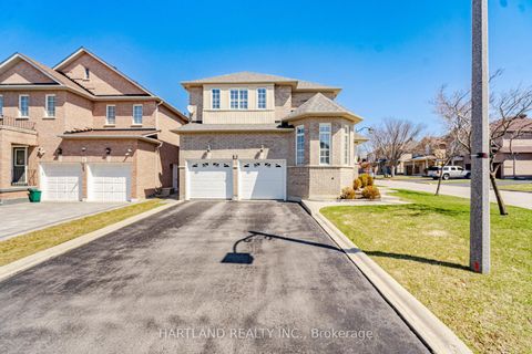 Photo 3 at 8 Westchester Crescent, Berczy, Markham