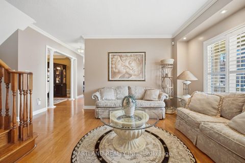 Photo 9 at 8 Westchester Crescent, Berczy, Markham