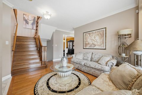 Photo 11 at 8 Westchester Crescent, Berczy, Markham