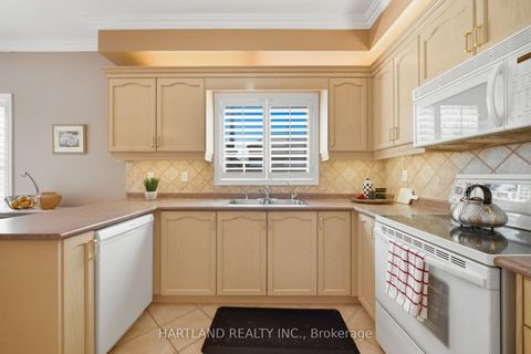 Photo 15 at 8 Westchester Crescent, Berczy, Markham