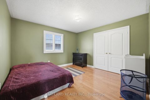 Photo 33 at 8 Westchester Crescent, Berczy, Markham