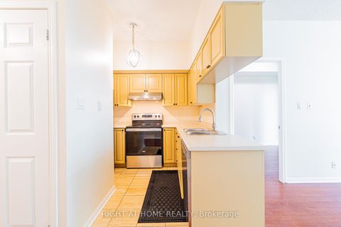 Photo 3 at 918 - 230 Queens Quay W, Waterfront Communities C1, Toronto