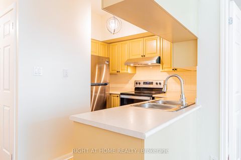 Photo 4 at 918 - 230 Queens Quay W, Waterfront Communities C1, Toronto
