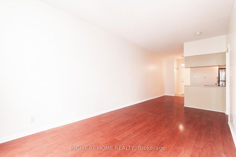 Photo 9 at 918 - 230 Queens Quay W, Waterfront Communities C1, Toronto