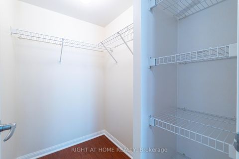 Photo 14 at 918 - 230 Queens Quay W, Waterfront Communities C1, Toronto