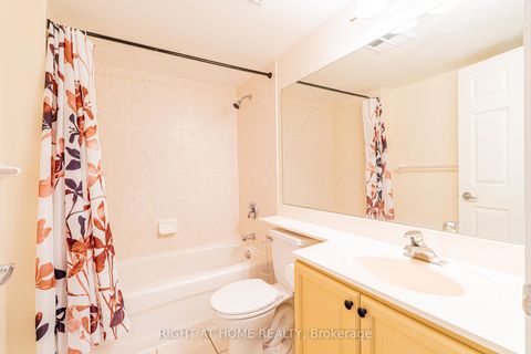 Photo 15 at 918 - 230 Queens Quay W, Waterfront Communities C1, Toronto