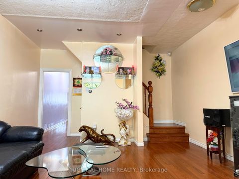 Photo 5 at 785 Lansdowne Avenue, Junction, Toronto