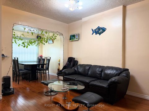 Photo 6 at 785 Lansdowne Avenue, Junction, Toronto