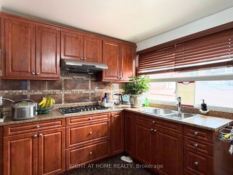 Photo 9 at 785 Lansdowne Avenue, Junction, Toronto