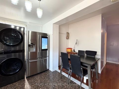 Photo 10 at 785 Lansdowne Avenue, Junction, Toronto