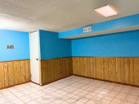 Photo 12 at 785 Lansdowne Avenue, Junction, Toronto